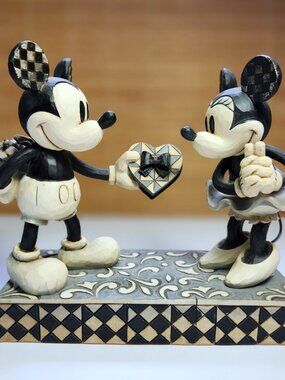 Disney Traditions Jim Shore Real Sweetheart Figurine Mickey Minnie Enesco Collec